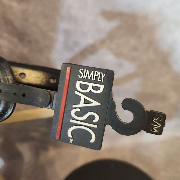 Simply Basic Black Leather Belt Size S/M - Picture 3 of 5